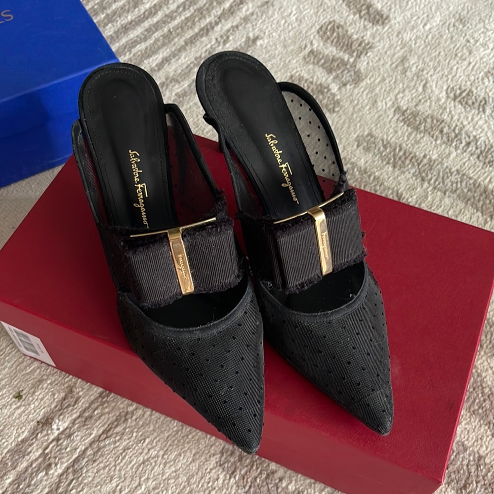 Salvatore Ferregamo Zelda Size 8.5
